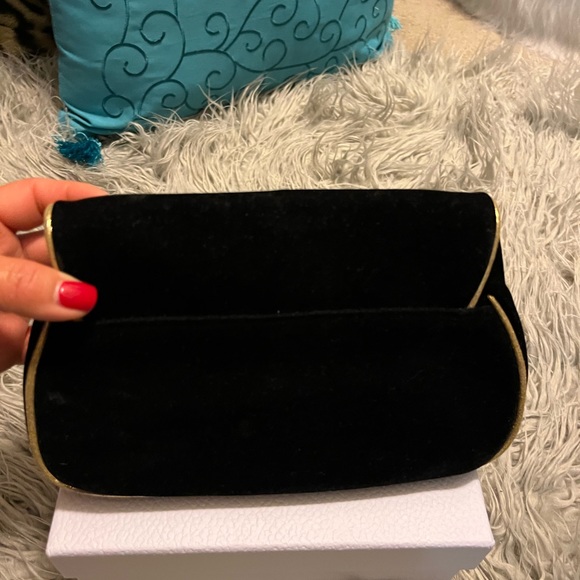 NWOT Dior make up bag! Comes with a Christian Dior gift box medium size new! - Picture 5 of 6